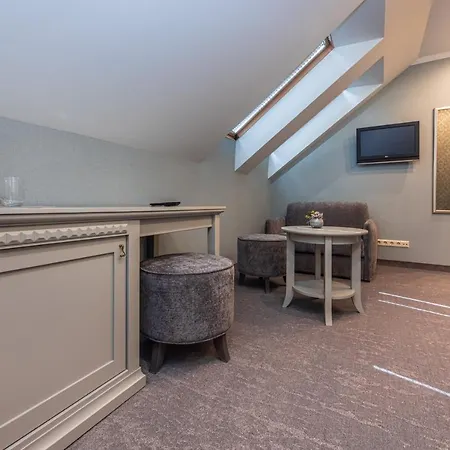 Hotel Senoji Hansa Palanga