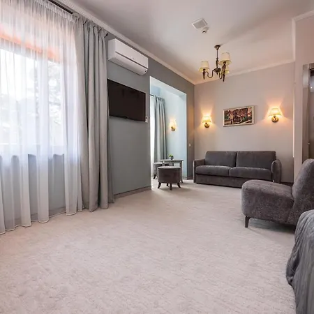 Senoji Hansa Szálloda 3*