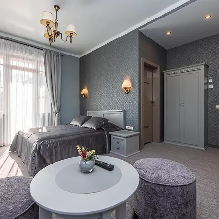 Senoji Hansa Hotel 3*