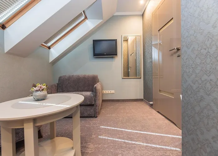 Hotell Senoji Hansa 3*