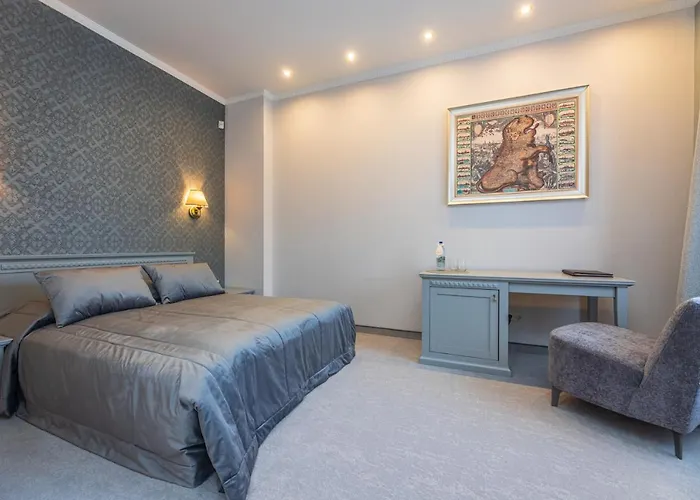 Senoji Hansa Hotell 3*