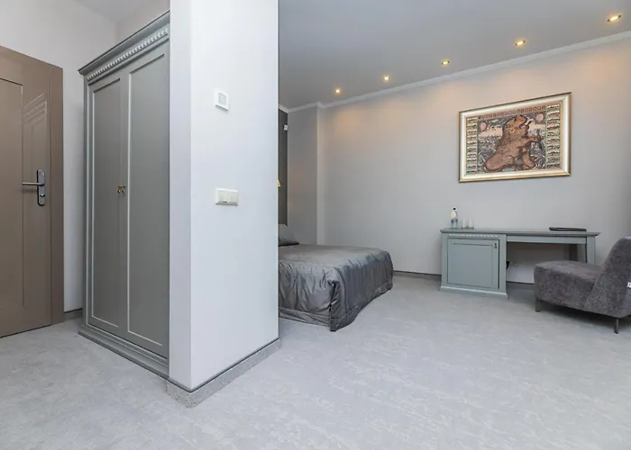 Hotell Senoji Hansa 3*